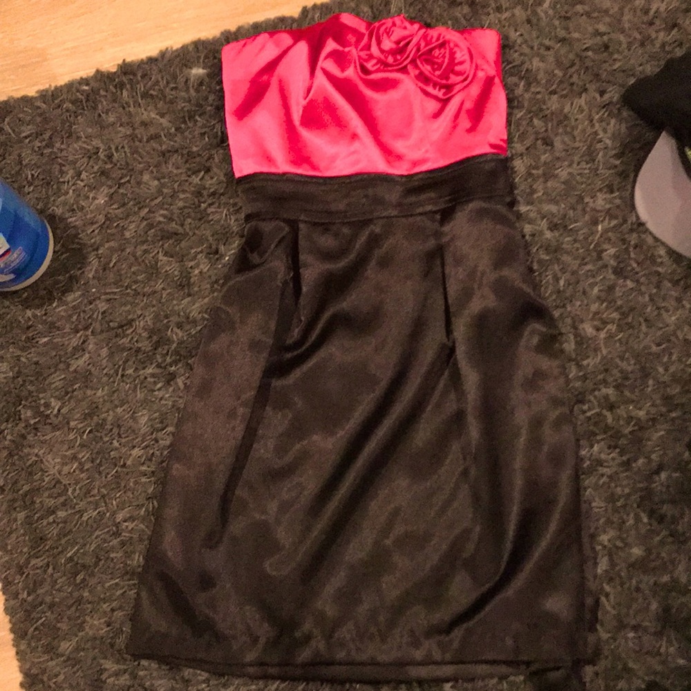 Le château satin cocktail dress